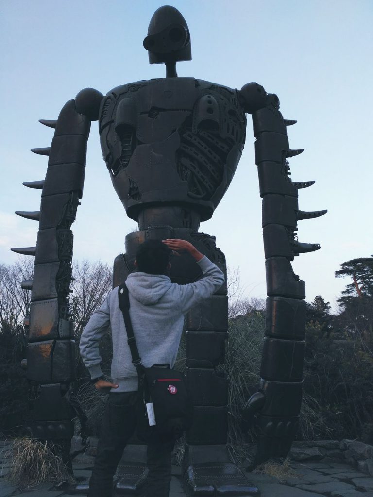 MASTERCLASS 2017 Ombobon marvels at Ghibli’s “Castle in the Sky” robot. MASTERCLASS 2017 Ombobon marvels at Ghibli’s “Castle in the Sky” robot.