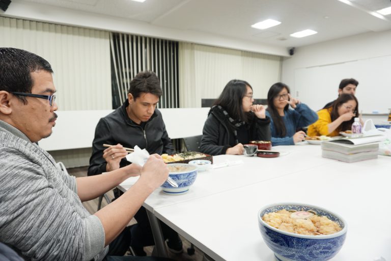 The MASTERCLASS 2017 join the manga creator tradition of eating Demae.